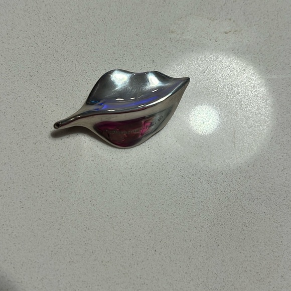 Tiffany and co leaf pin